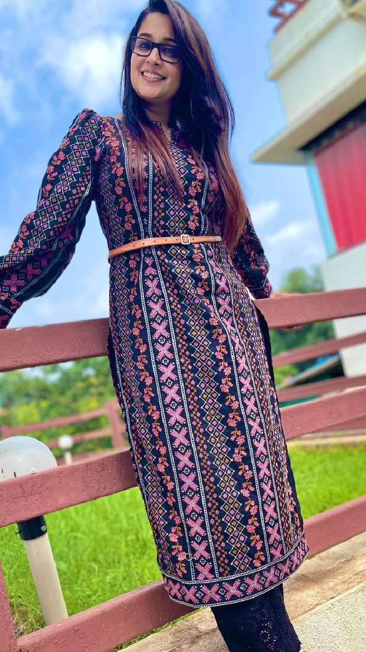 Dipika Kakkar | Celebrity casual outfits, Indian dresses, Simple pakistani  dresses