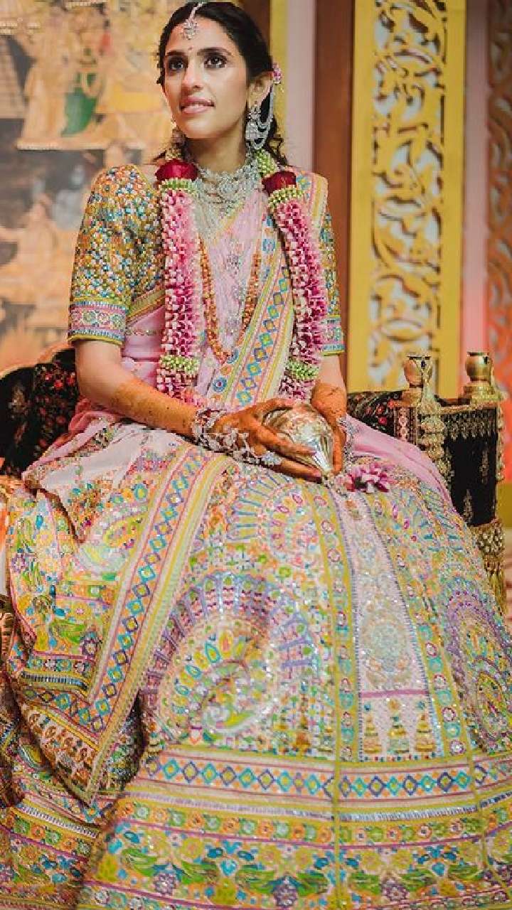 New Pics Of Shloka Mehta From Isha Ambani's Wedding Dazzle Instagram