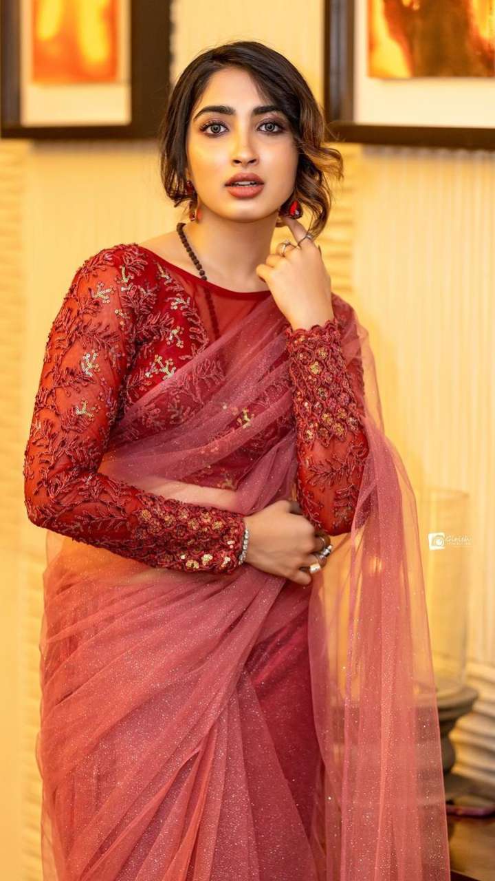 Sarees Collection with Latest and Trendy Designs at Utsav Fashions