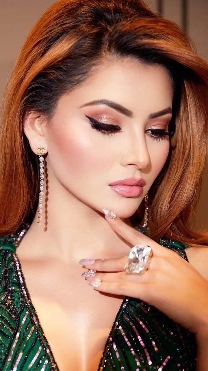 Urvashi Rautela Approved Sassy Eye Makeup Looks | Trendy Makeup Looks