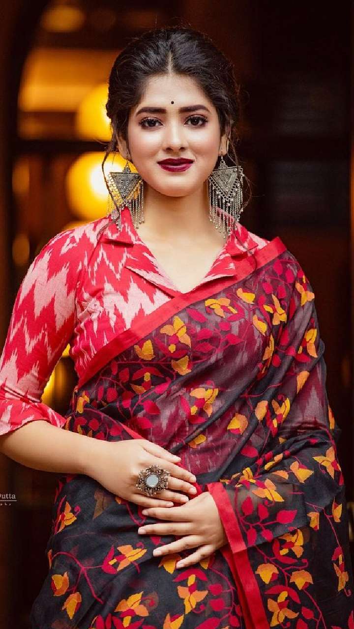 Bengali Actress Ditipriya Roy's Sassy & Trendy Saree Blouse Designs
