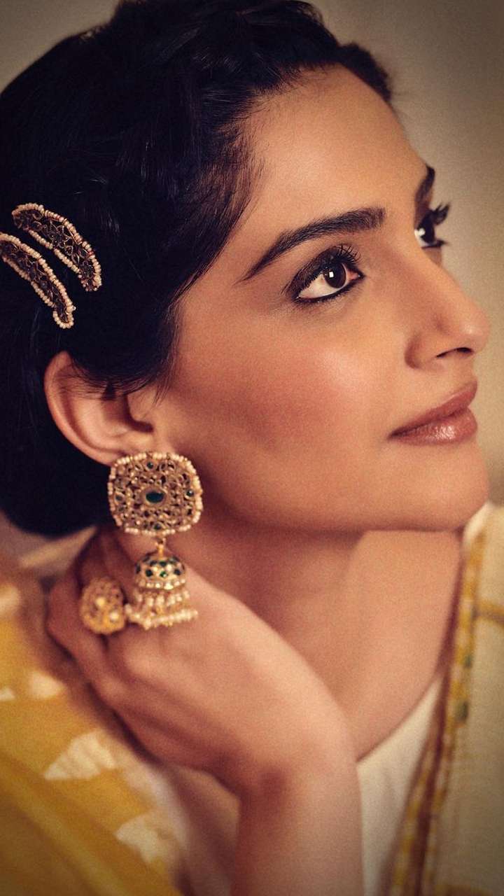 Sonam clearance kapoor jhumka