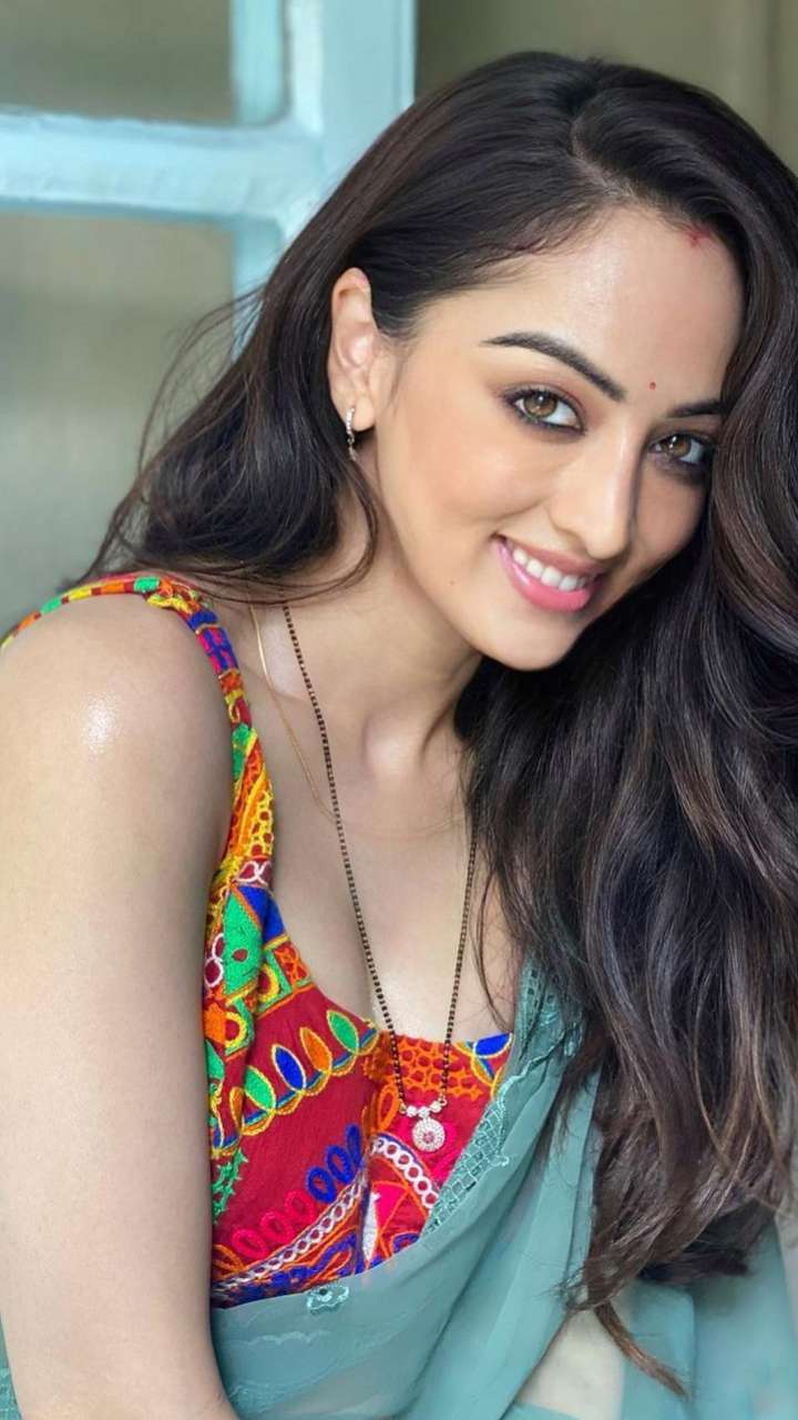 Sandeepa Dhar’s Ravishing Saree Blouse Designs To Try | Latest Blouse ...