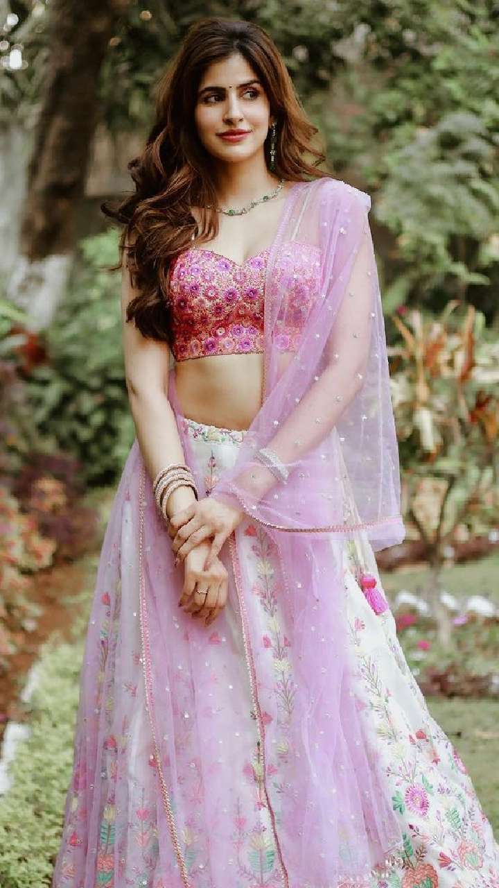 Top 10 Latest lehenga blouse design & Patterns - Styleofady | Stich