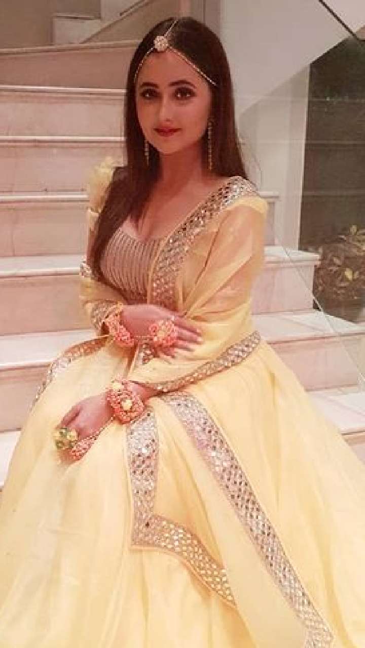 Rashami Desai Hottest lehenga Blouse For Heavy Bust