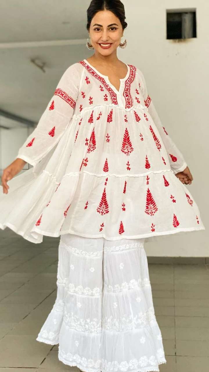 Malaika Arora Gives a Boho Touch to Her White Embroidered Kurti, Poses For  The Paparazzi in Bold Red Lips; See Pictures