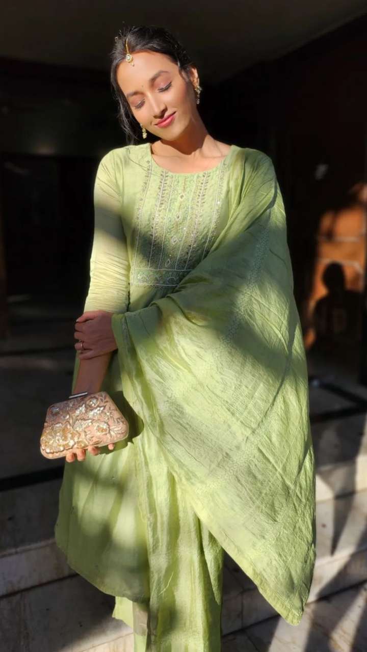 Proof That Srinidhi Shetty Is An Elegant Beauty | Trendy traditional wear