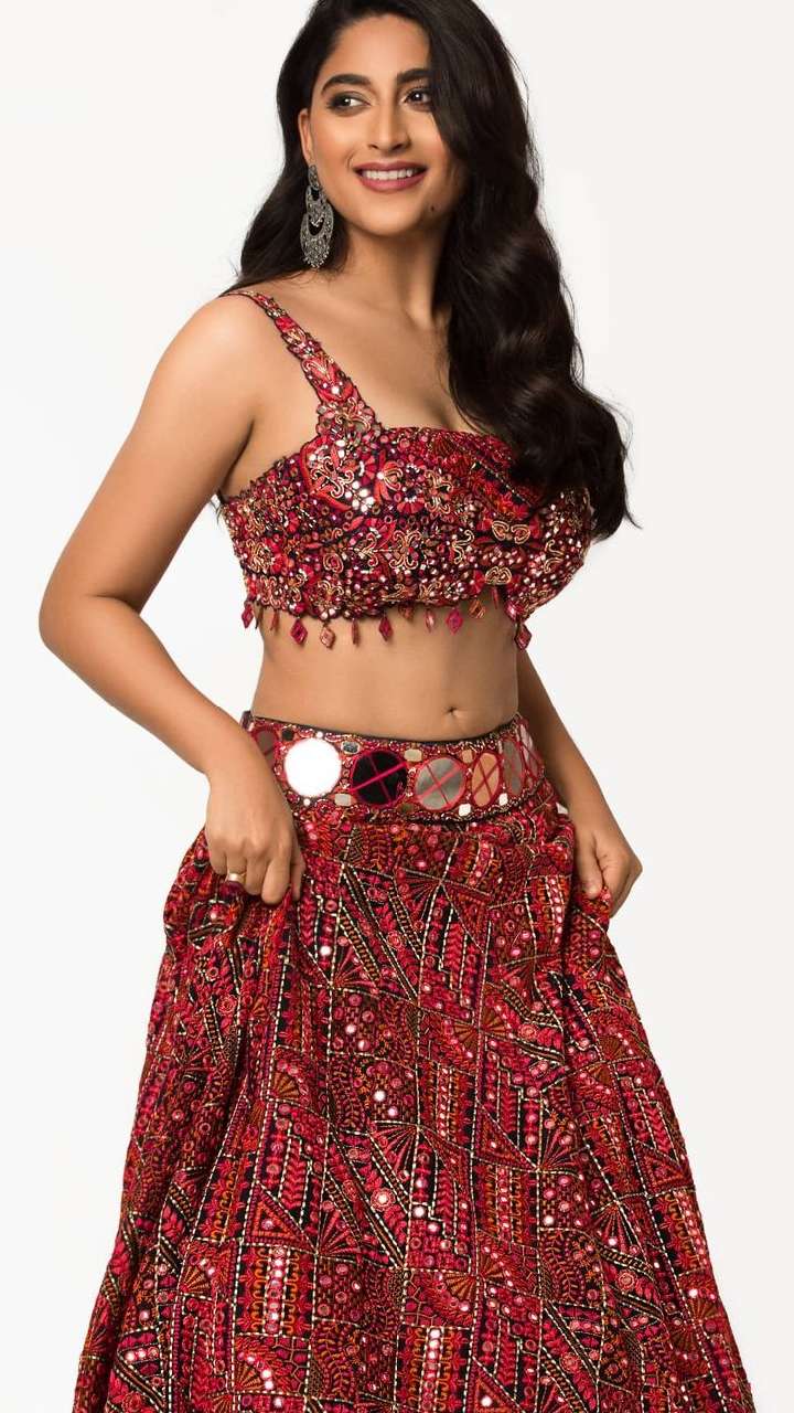 12 Party Wear Crop Top Lehenga Every Fashionista Should Own - To Near Me