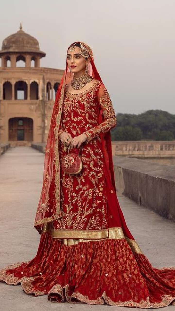 Pin by ceraiin on Tʜᴇ ᴡᴇᴅᴅᴛᴀʟᴇ | Indian bridal outfits, Latest bridal  lehenga, Indian bridal dress