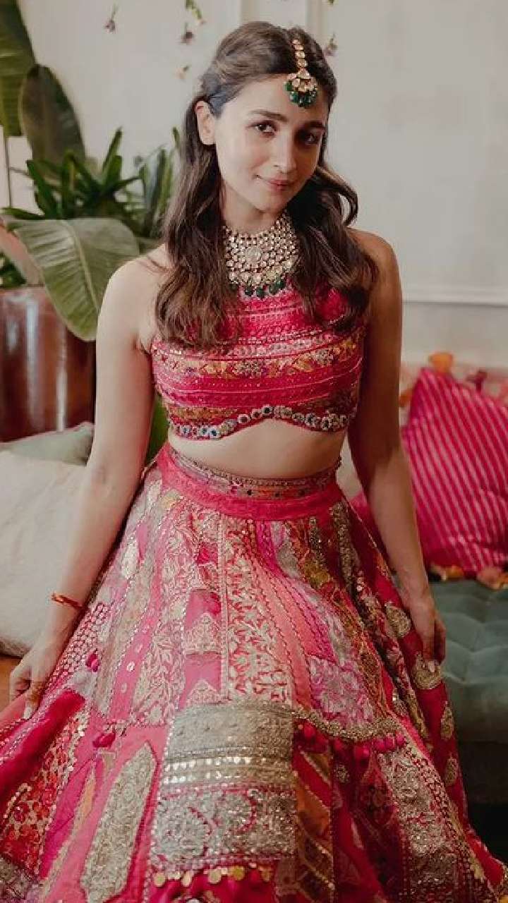 alia bhatt lehenga 1689845064