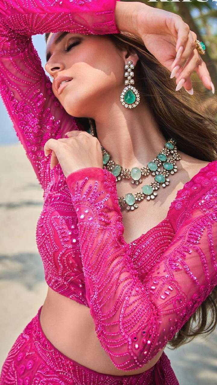 Bright Pink Chandbali Earrings | Blouse design images, Blouse designs,  Trendy blouse designs