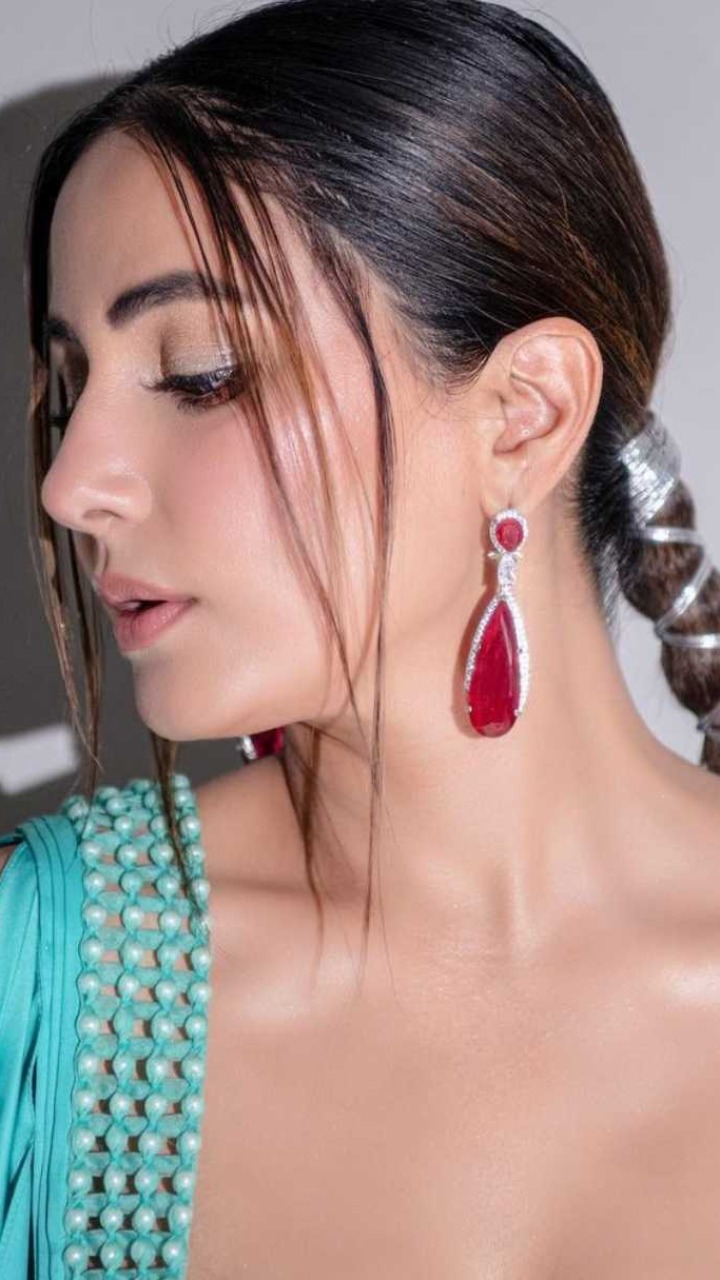 Hina Khan Nudes Pics - Hina Khan: Take A Cue From The Diva On Acing Subtle Glam Makeup Look