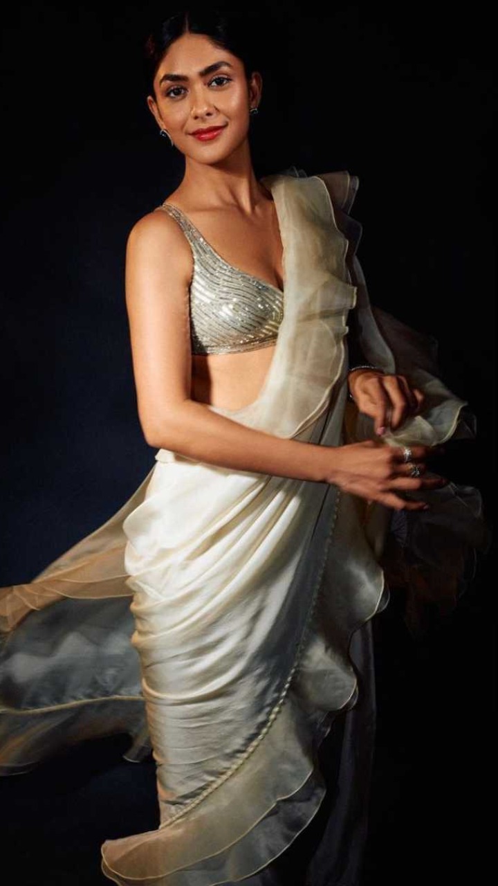 Mrunal Thakur Showcases Her Graceful Side In This Off-White Saree
