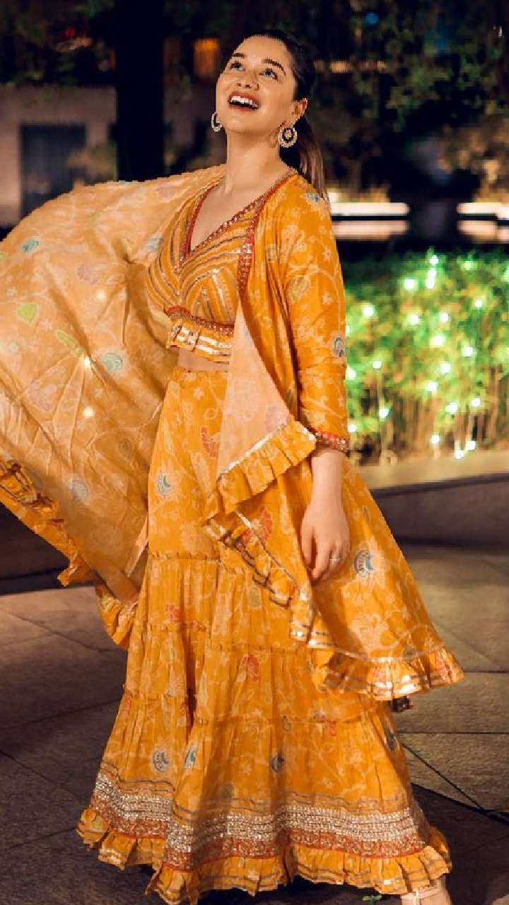 Sara Ali Khan in Tamanna Punjabi Kapoor – South India Fashion | Bollywood  outfits, Dress indian style, India fashion