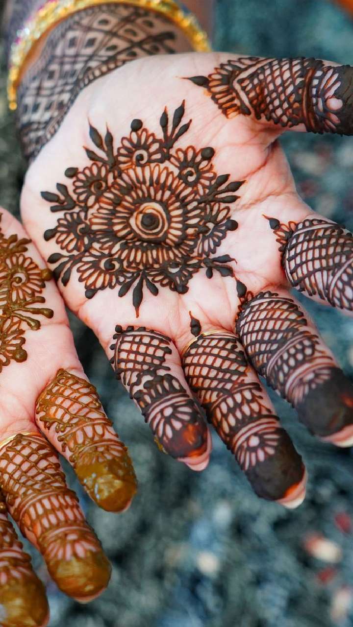 Eid 2023 Special Mehndi Design - ईद पर हाथों पर सजाएं मेहंदी की ये ट्रेंडी  खूबसूरत डिजाइन, लाइफस्टाइल न्यूज