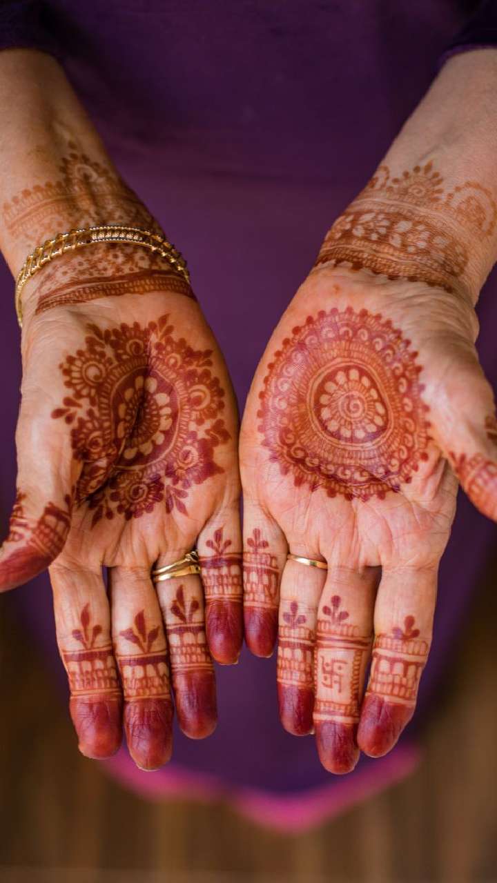 31 New Mehndi Design That Are Trending Right Now