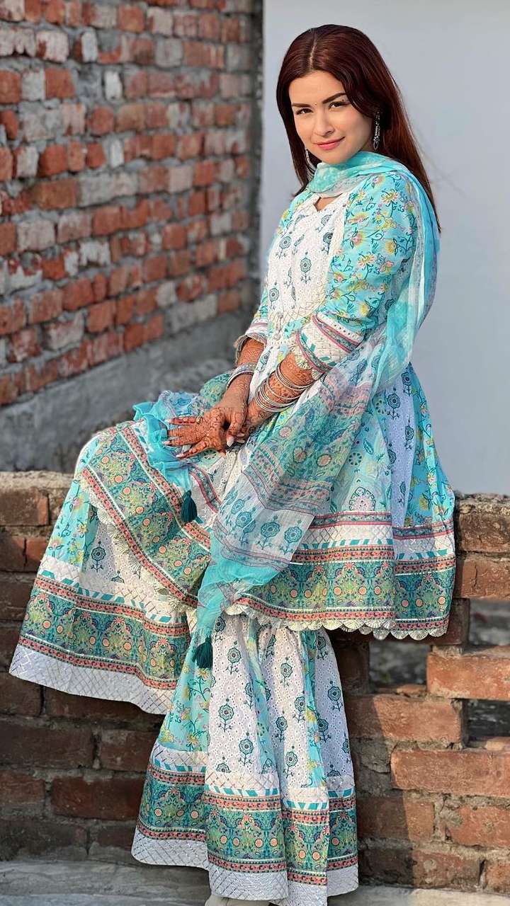 Avneet shop kaur kurti