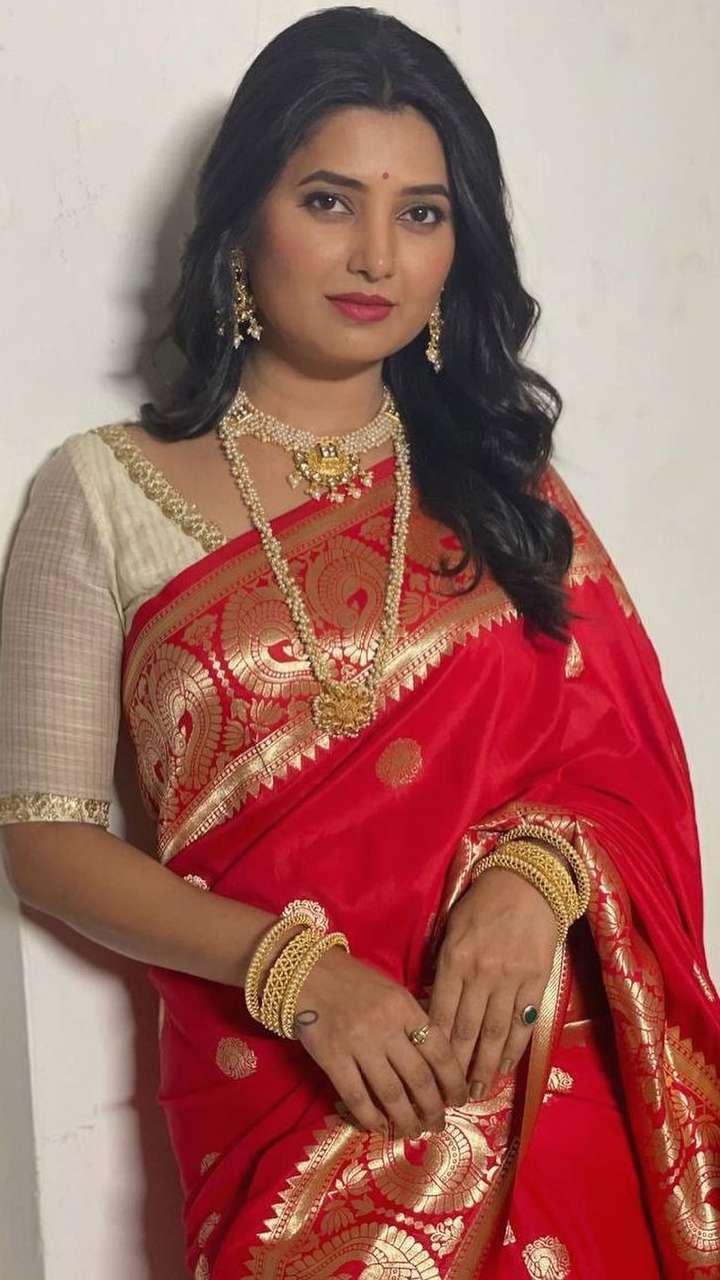 Rupali Bhosle looks perfect in this bridal Nauvari saree shoot | Times of  India