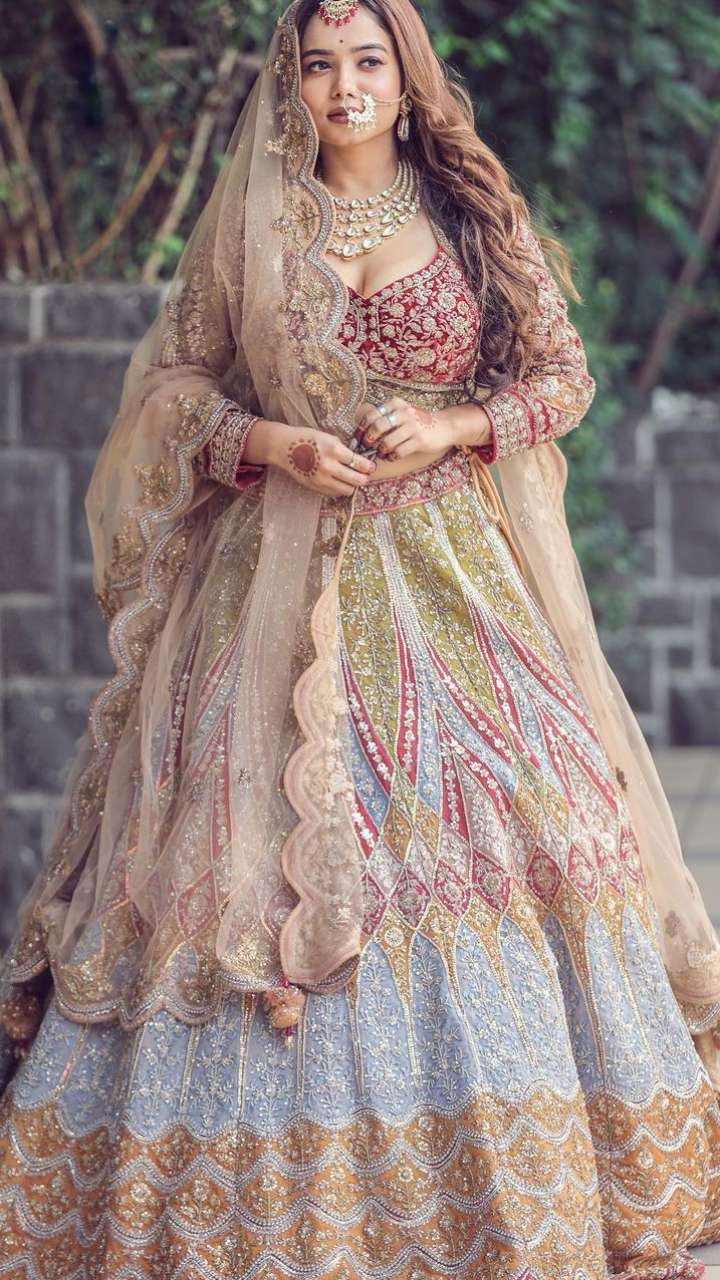 5 Trendy Manisha Rani's Bridal Lehengas
