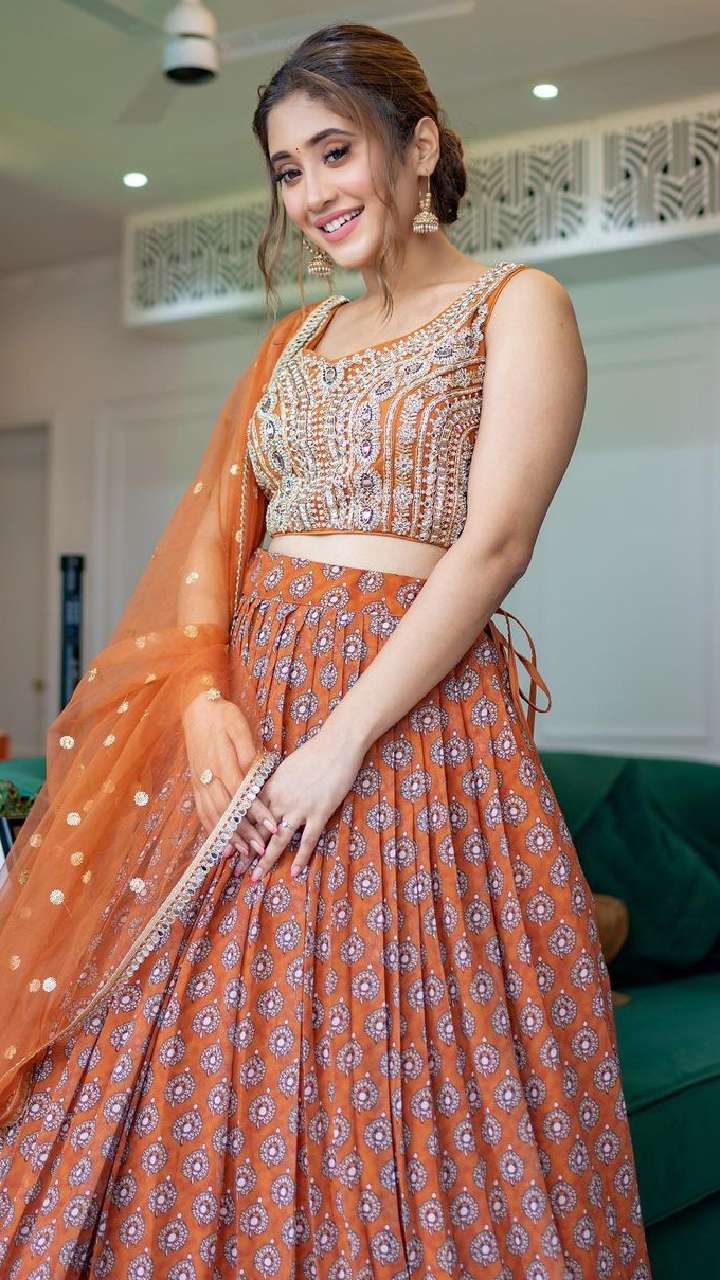Shivangi Joshi Beautiful HD Photoshoot Stills (1080p) - #1881 | Indian  bridal fashion, Designer dresses indian, Indian fashion dresses