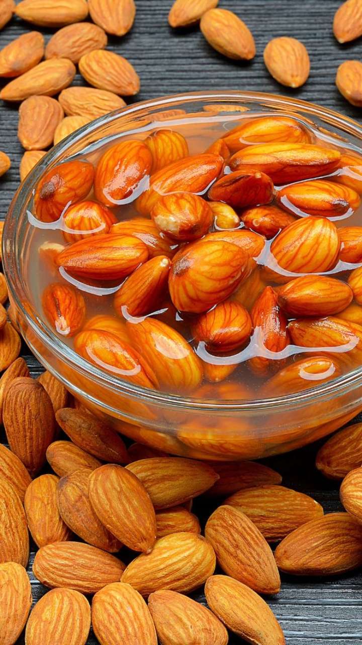 6-brain-benefits-of-eating-soaked-almonds-in-morning