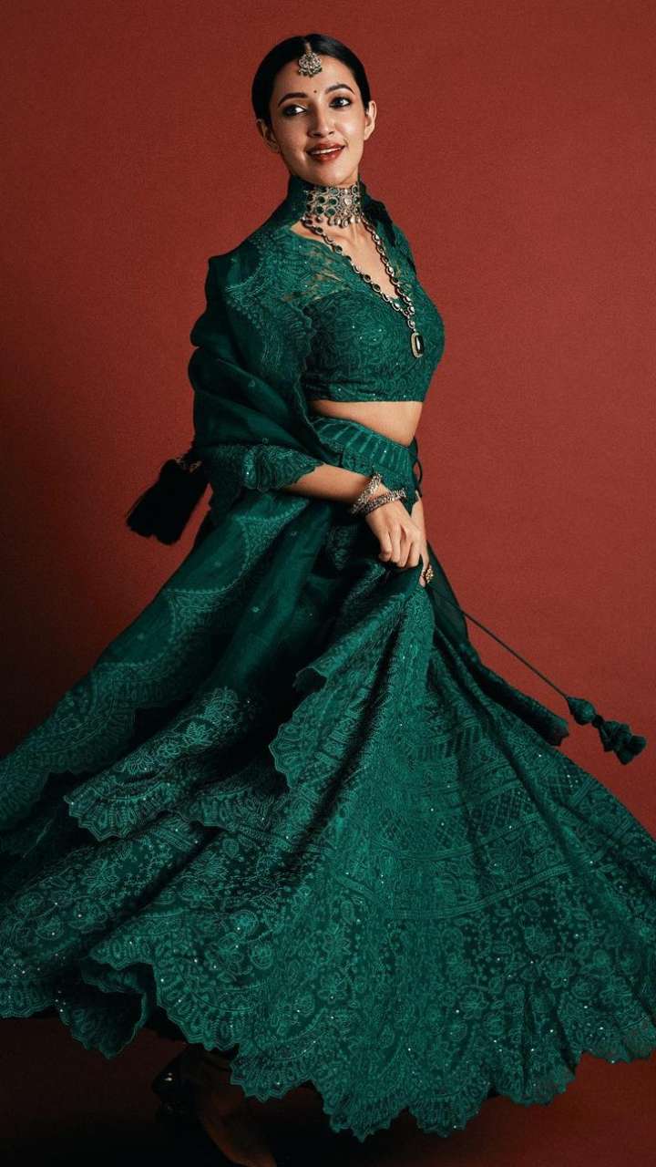 Designer Sabyasachi Inspired Dark Green Color Teal Green Lehenga Choli for  Women With Embroidery, Wedding Wear Bollywood Style Bridal Lengha - Etsy  Israel
