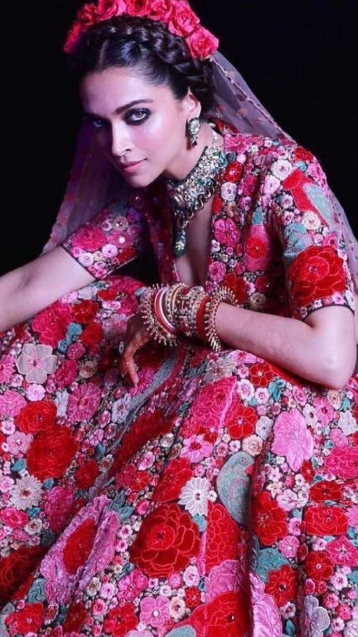 Deepika Padukone & Her Most Hot & Stunning Looks In Floral Prints
