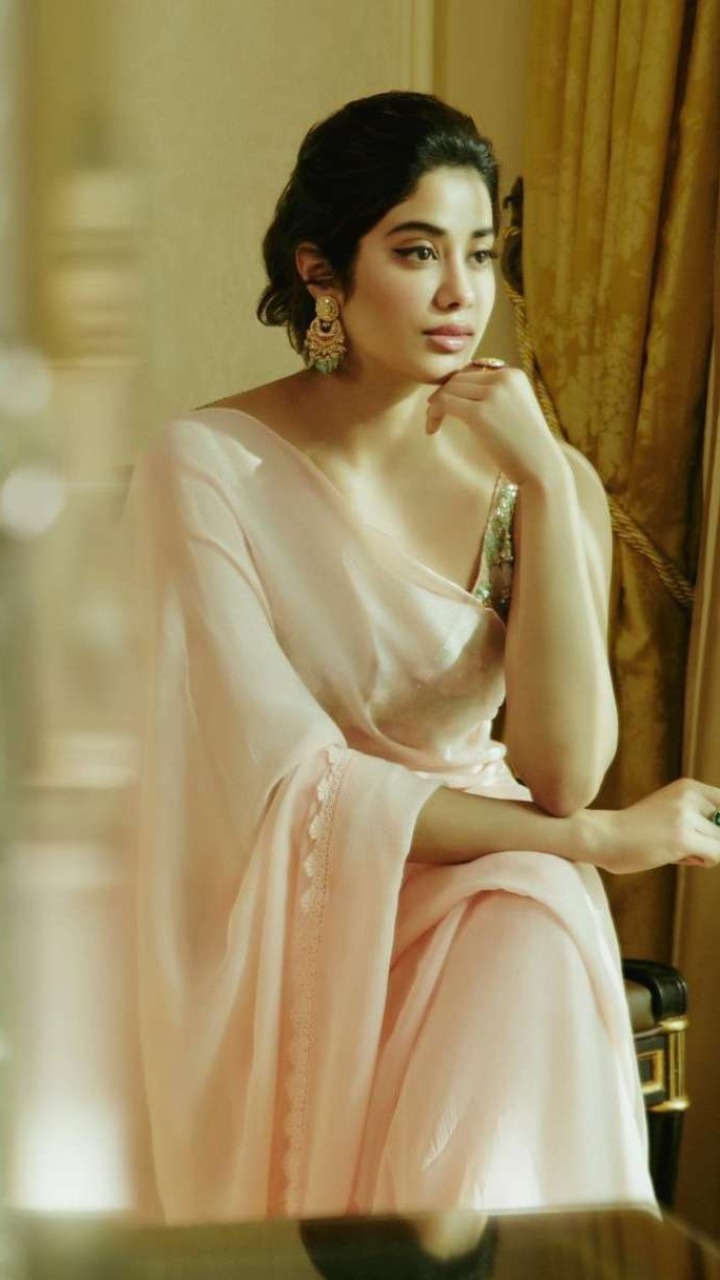 Janhvi Kapoor Shows Her Ethereal Side In Her Dreamy Chiffon Saree