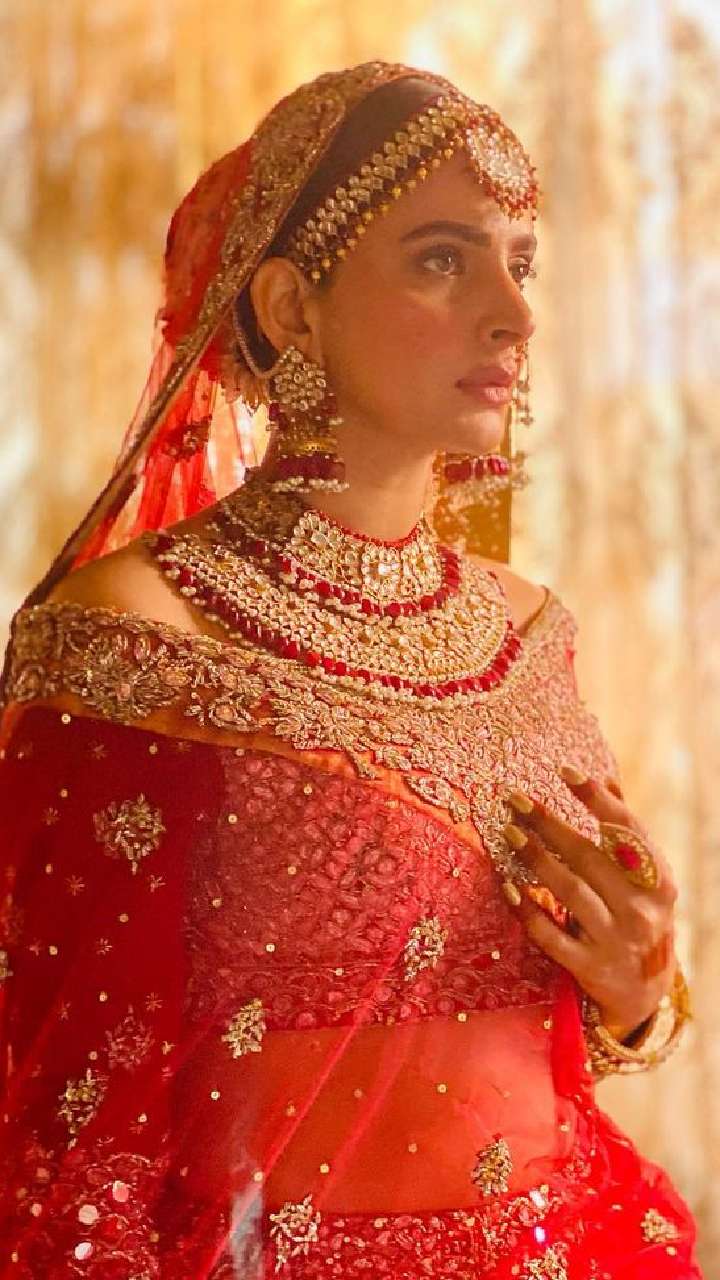 Best Jewellery Options to Match with your Red Bridal Lehenga | ShaadiSaga | Bridal  lehenga red, Bridal lehenga, Indian bridal wear