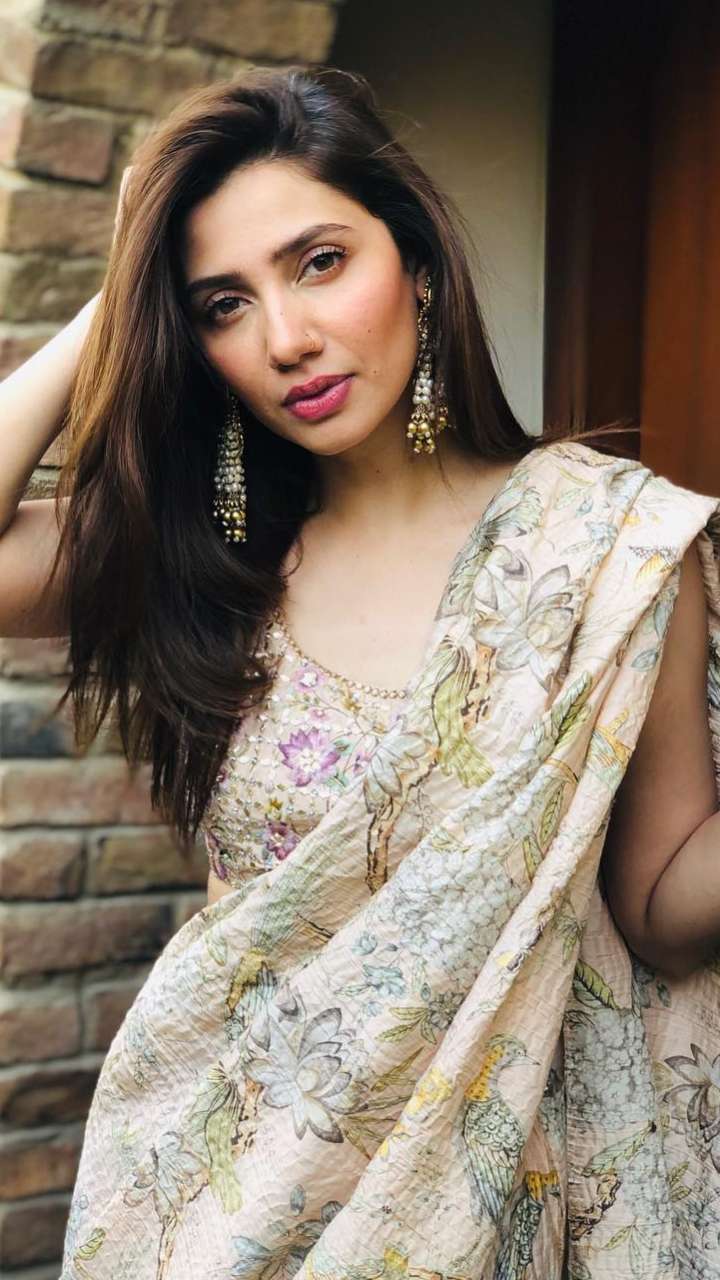 Mahira Khan Saree Blouse Designs To Celebrate Festivals With Style