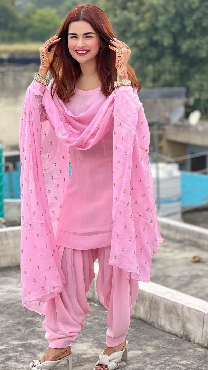 Unique style couture 8437515043 | Ladies suits indian, Punjabi outfits, Kurti  designs party wear