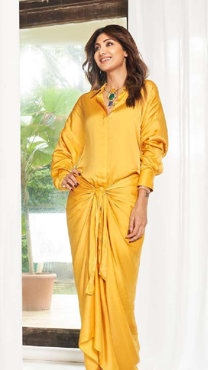 Pin by Neha on Dress style | Navratri dress, Fashionable saree blouse  designs, Garba dress