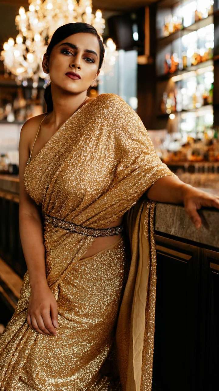 shraddha srinath trendy and sassy saree looks for every ocassion 1697447488