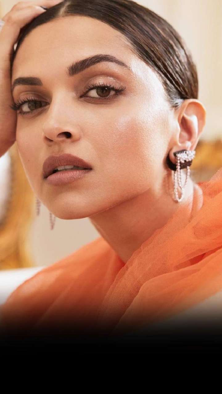 Deepika Padukone adorning exquisite pink morganite & diamond earrings by  ANMOL. Styled by : Shaleena Nathani Assisted by : Anjali Chauhan… |  Instagram