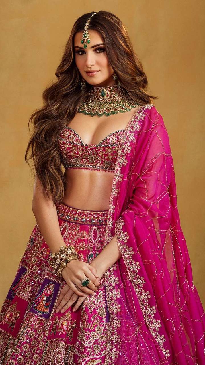 Tara Sutaria Inspired 5 Heavy Lehenga Ideas For Wedding Season!