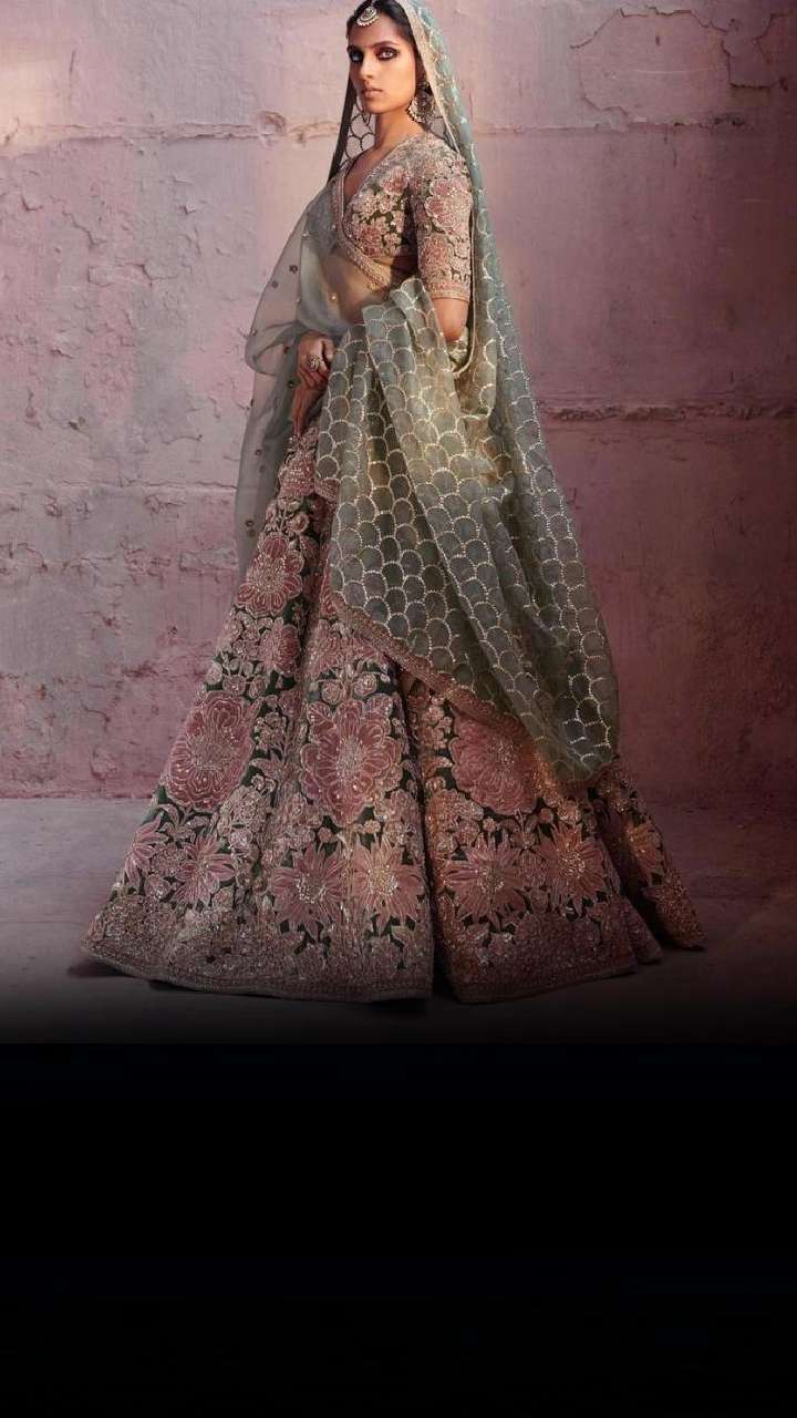 How Much Does It Cost To Be A Sabyasachi Bride | Sabyasachi lehenga cost,  Sabyasachi bride, Sabyasachi lehenga