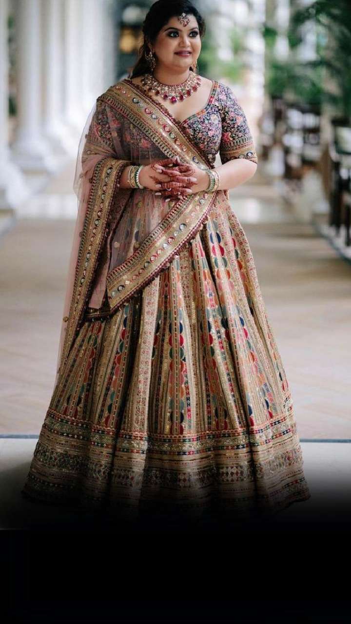 Sabyasachi Lehenga Choli Indian Wedding Dress Designer Lehenga PartyWear  Lehenga | eBay