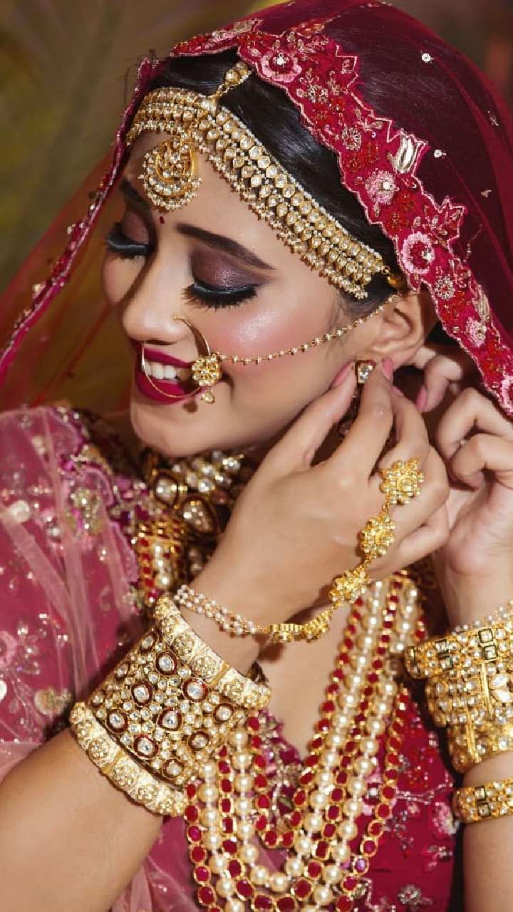 Naira shivangi joshi | Bridal fashion jewelry, Celebrity makeup looks,  Indian jewellery design earrings