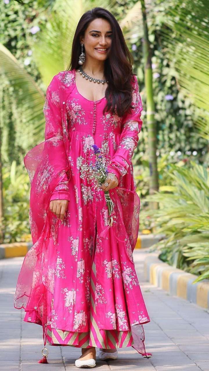 5 Exquisite Ethnic Wears By Surbhi Jyoti For Wedding Season