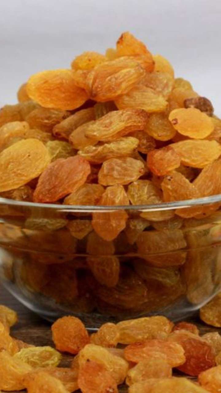 Top 7 Benefits Of Drinking Raisin Water Empty Stomach