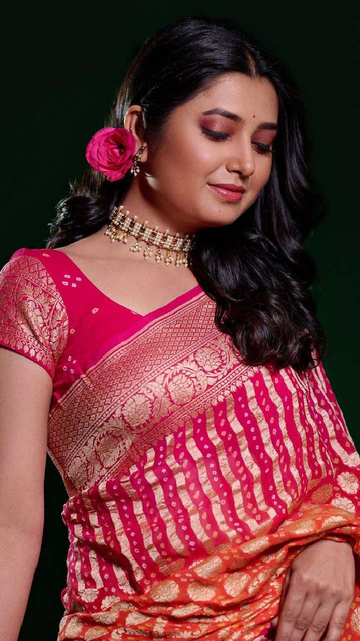 Maharashtrian khopa | Bridal hairstyle indian wedding, Pink evening dress,  Indian outfits modern