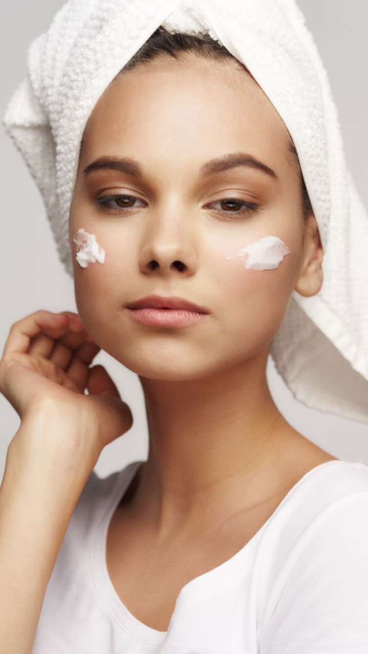 5 Kitchen Ingredients To Help Prevent Dry Skin In Winters