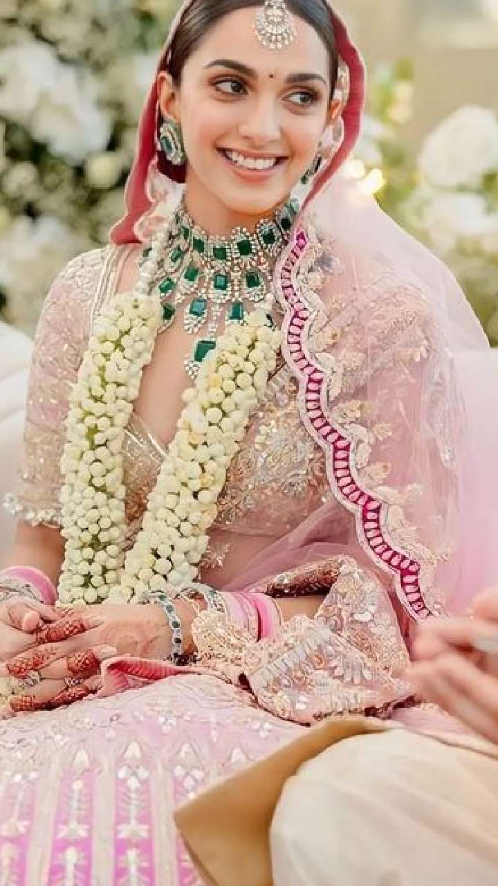 Kiara Advani in Manish Malhotra Lehenga for her Wedding . Follow👉  @a_look_that_happened . . . . . . . . . . . . #alookthathappened… |  Instagram