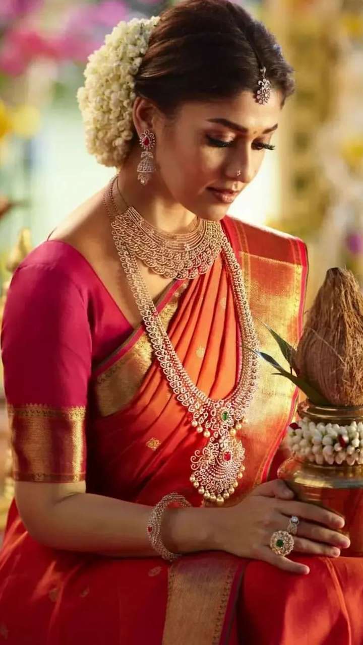 5 Easy Hairstyles By Nayanthara For Saree
