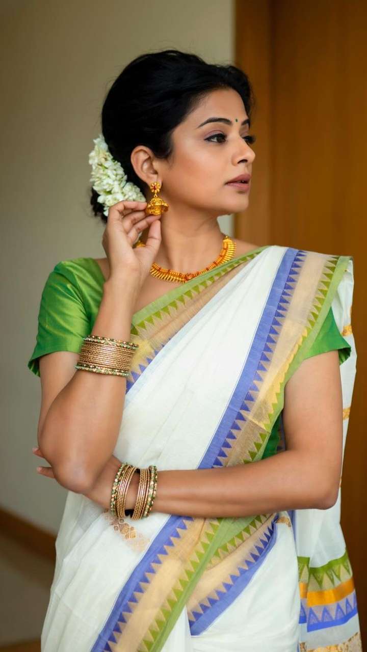 When Aparna Balamurali amazed the fans in sarees | Times of India