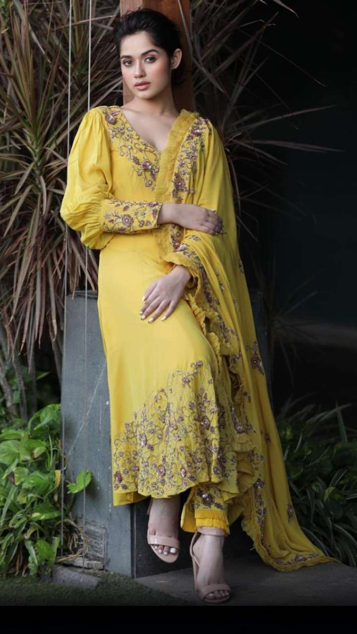 Jannat Zubair Gorgeous Suit Looks