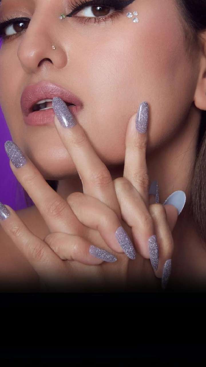 Sonakshi Sinha Is Making Waves in the Fashion Industry, Bringing Her A-Game  To Nail Art and Here's How! | LatestLY