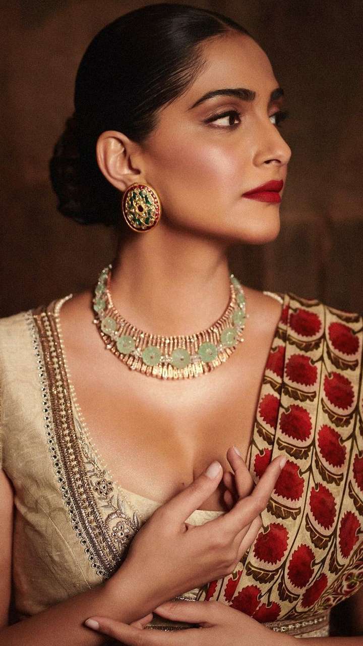 Guilty Bytes: Indian Fashion Blogger | Delhi Style Blog | Beauty Blogger |  Wedding Blog: HOTTEST TREND: Checkout Sonam Kapoor Showing Off This  Stunning Hairstyle Using BobbiPins