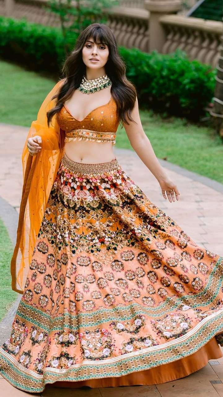 6 Gorgeous Lehengas By Aparna Dixit For Your Engagement