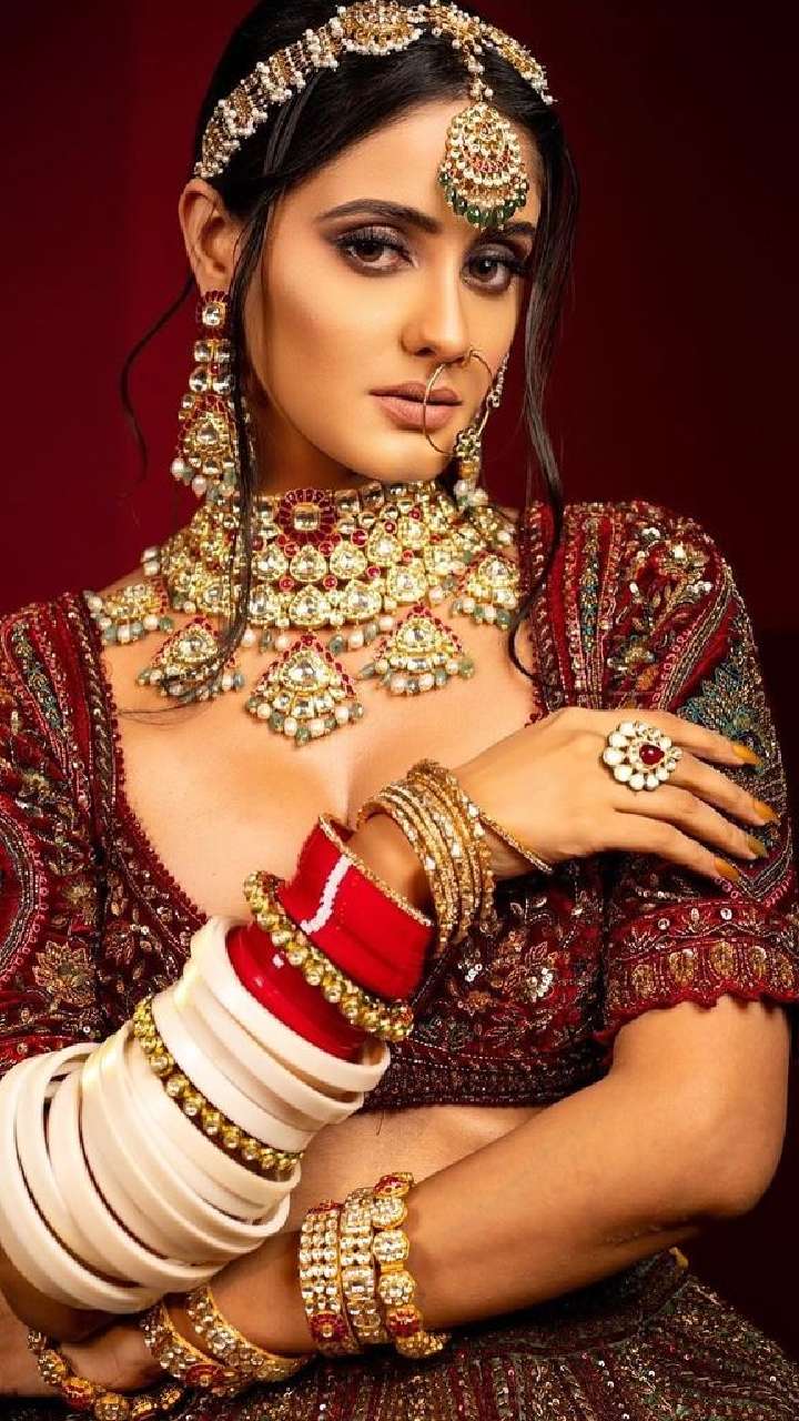 Ayesha Two Bangles - V04476 – Diya Designer Jewellery